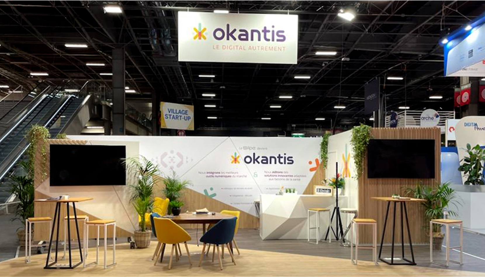 Agence Pixine : vue globale du stand Okantis